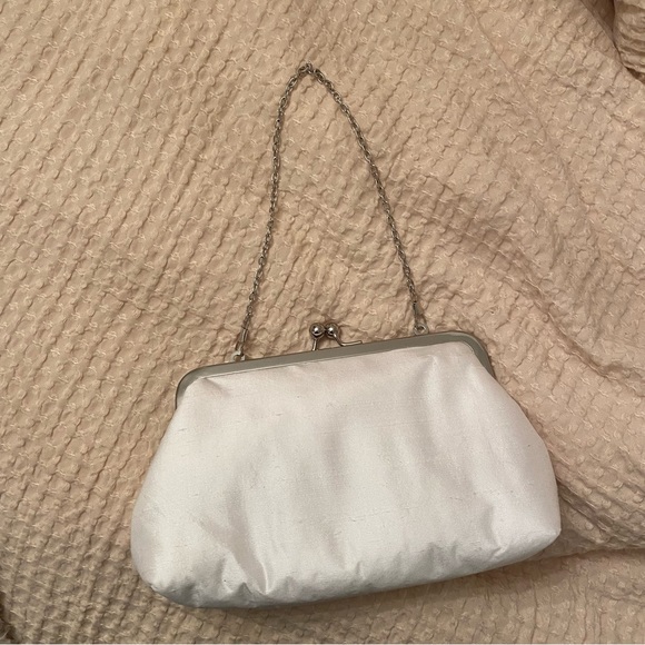 Ivory silk bridal purse / clutch - Picture 1 of 7